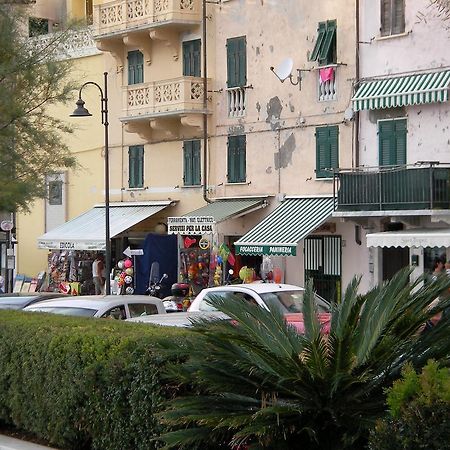 Casa Flora Βίλα San Terenzo Δωμάτιο φωτογραφία