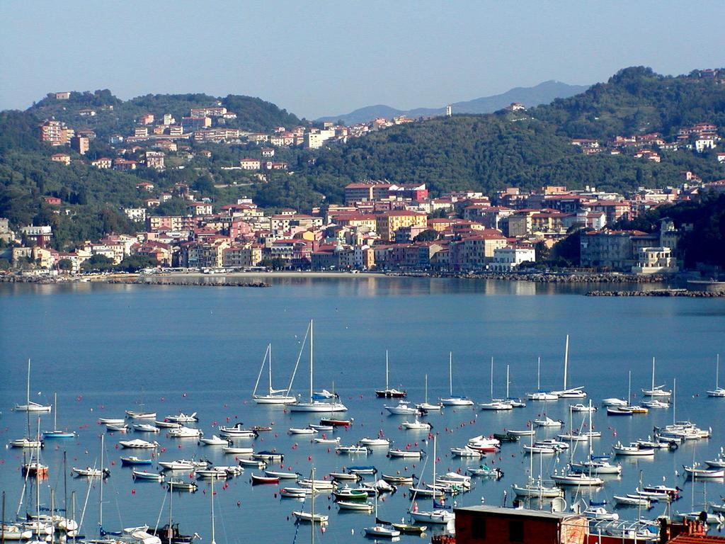 Casa Flora Βίλα San Terenzo Δωμάτιο φωτογραφία