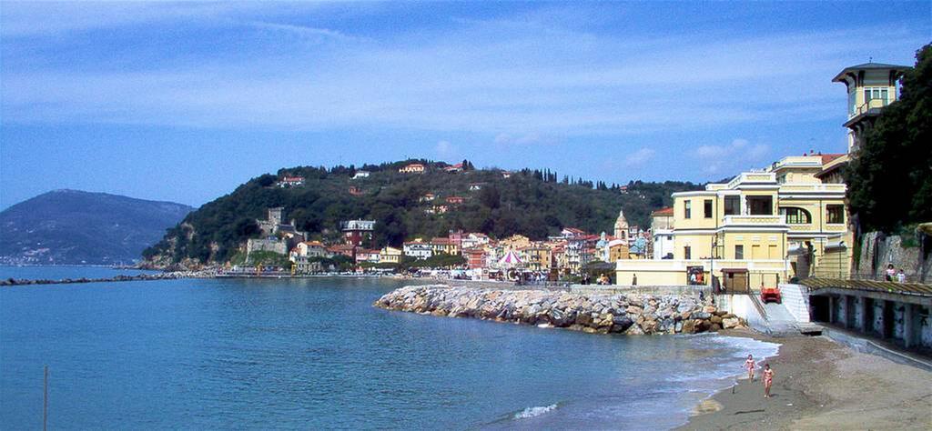 Casa Flora Βίλα San Terenzo Δωμάτιο φωτογραφία
